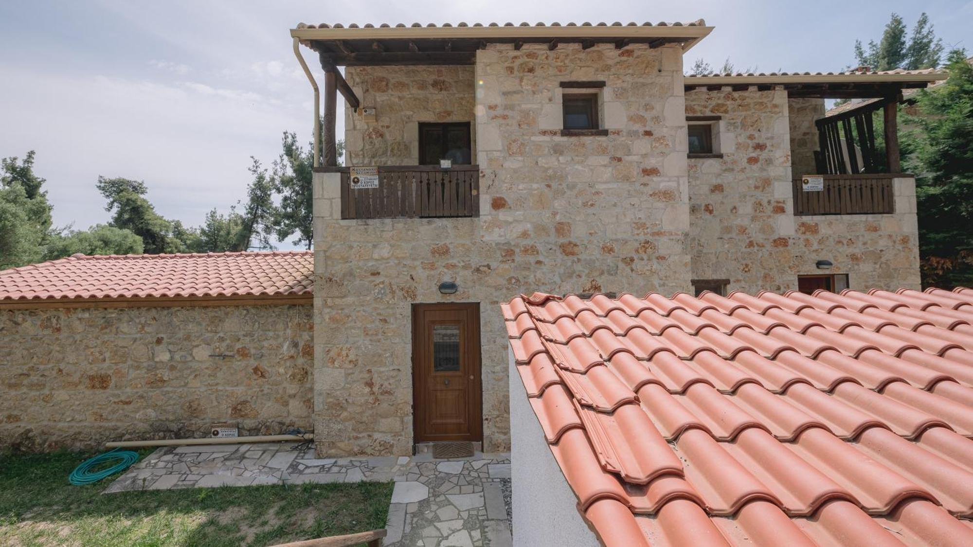 Stone Made Private Pool Villas Kriopigi Habitación foto